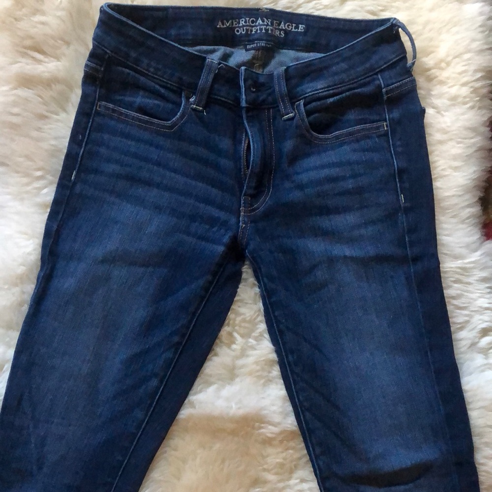 Super skinny American Eagle women’s jeans.
